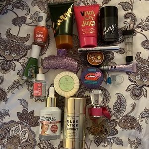 Free gifts with EVERY PURCHASE- just an example of some of the goodies I give!